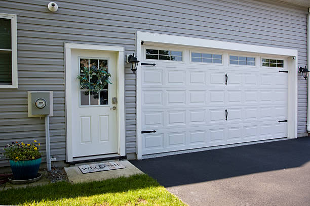 24/7 Emergency Garage Door Panel Replacement experts in Yountville, CA